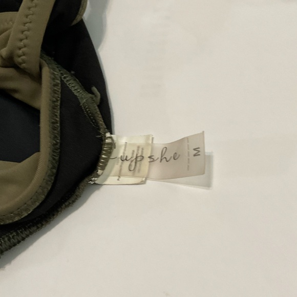 Cupshe olive and black halter one piece swimsuit. Size medium - Picture 7 of 7